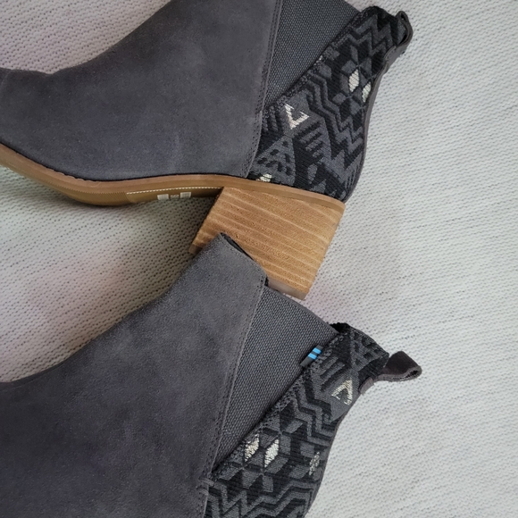 Tom's Booties - Picture 2 of 5